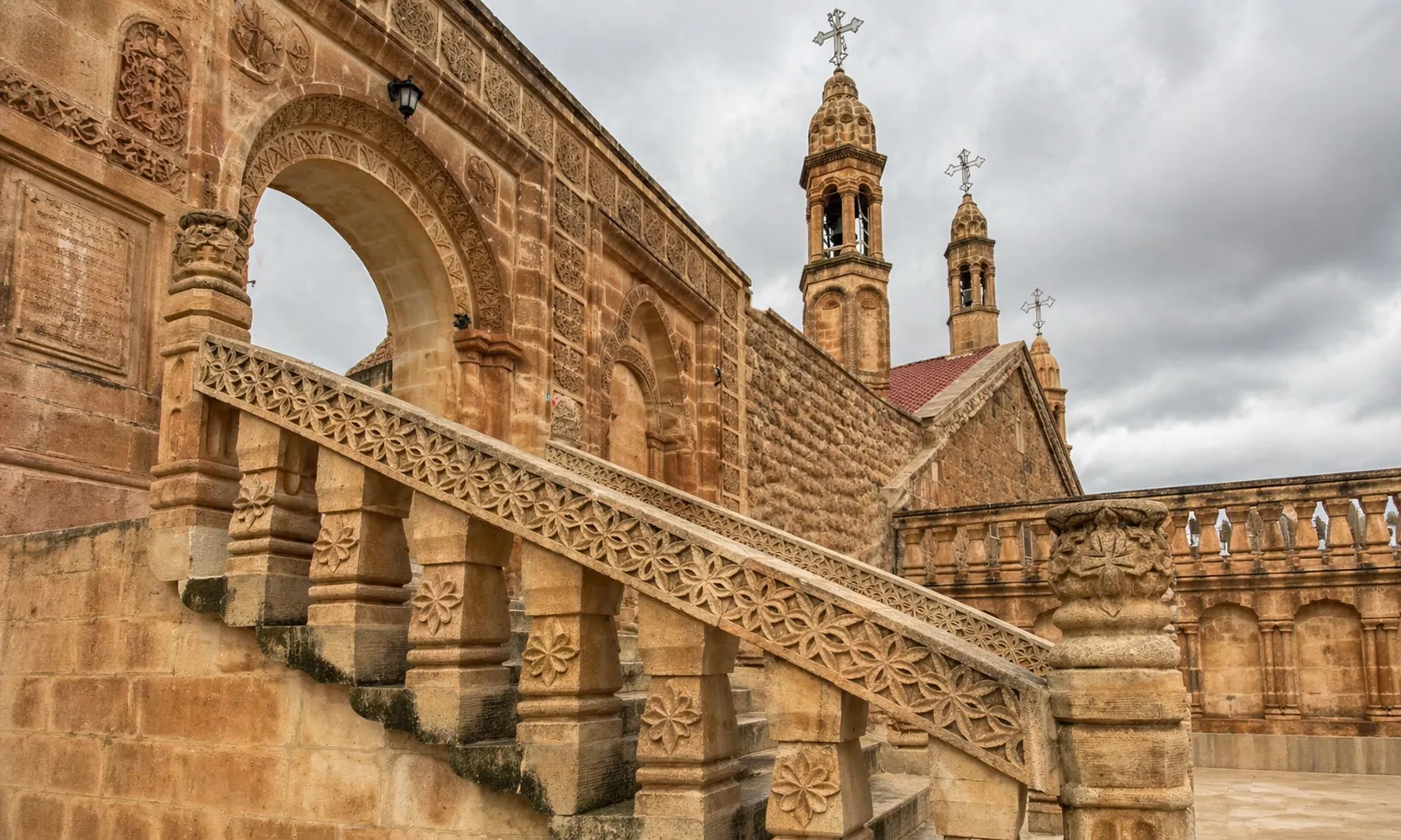 Mor Gabriel Manastırı | Mezopotamya’nın Kalbinde Binlerce Yıllık İnanç ve Tarih Yolculuğu
